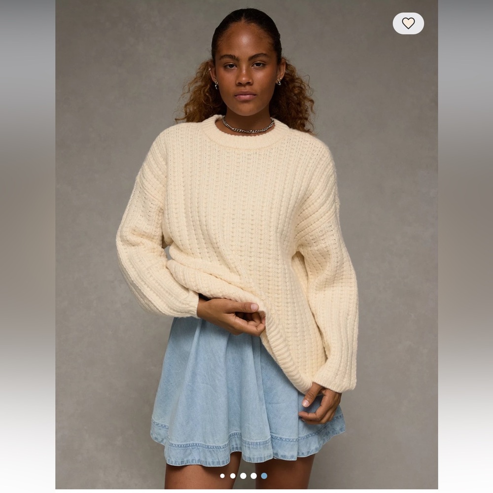American Eagle Ivory Oversized Waffle Sweater Size Medium!